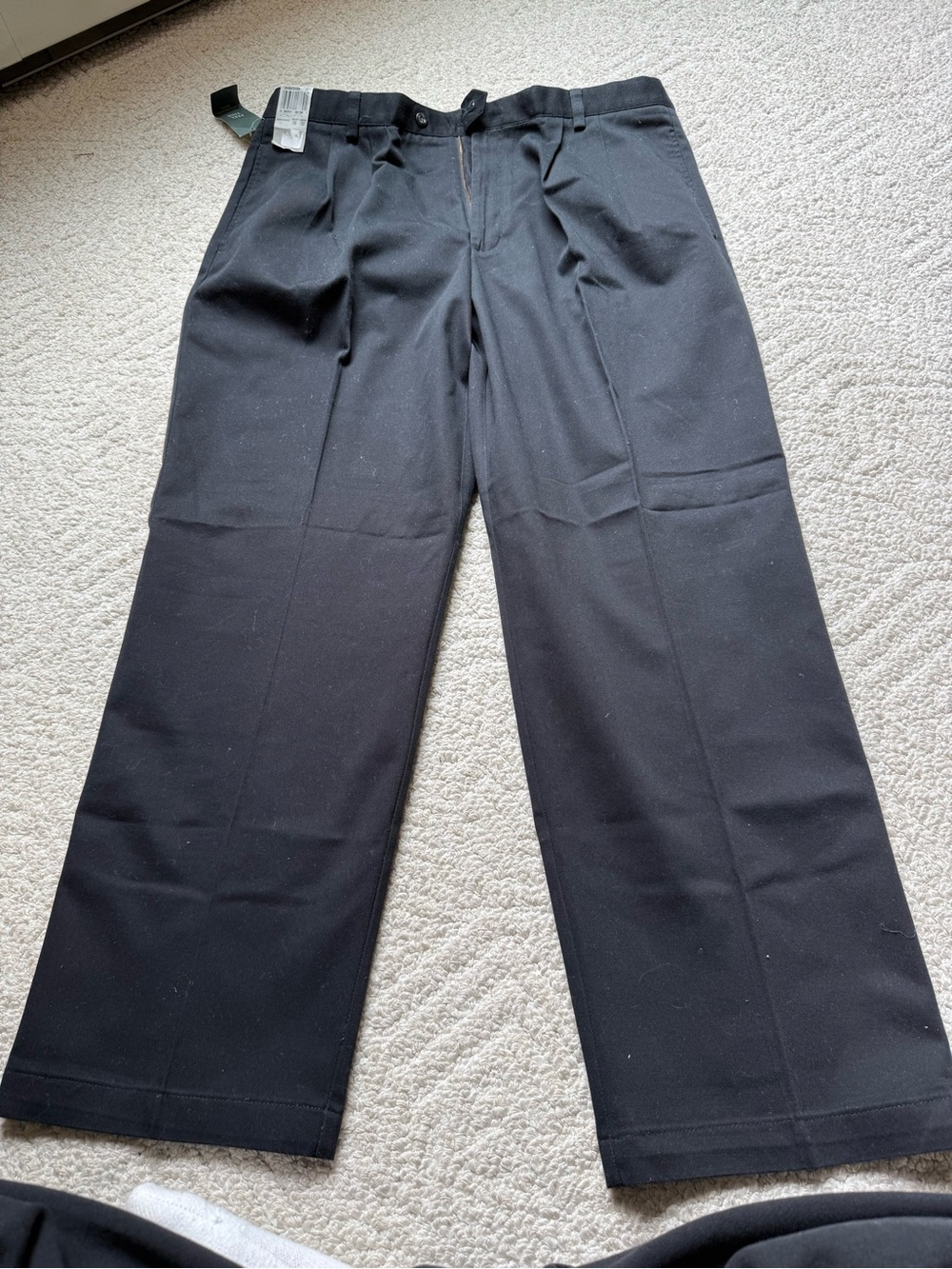 Dockers Men's Black Pleated Dress Pants